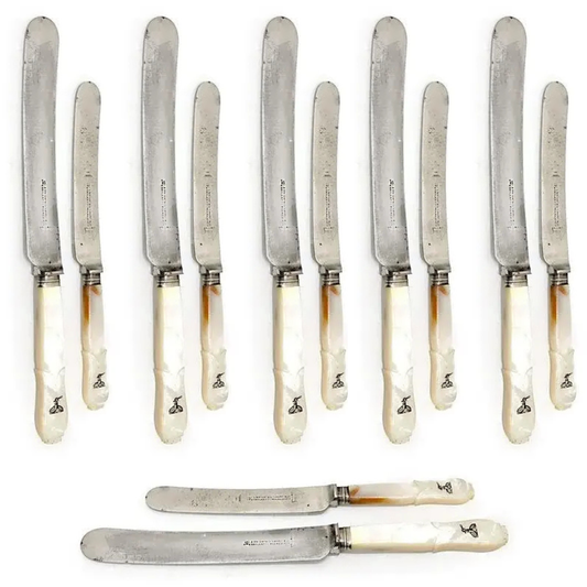 Victorian English Mother-of-Pearl Coat of Arms Knives