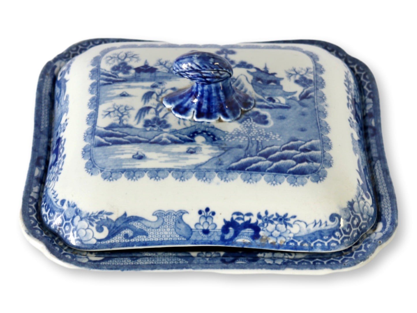 1820s English Pearlware Willow Tureen