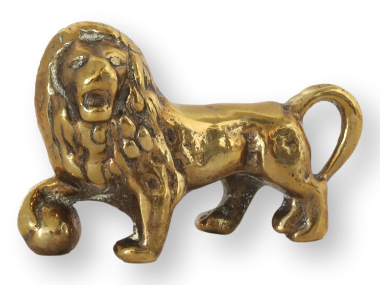 Antique English Lion Paperweight