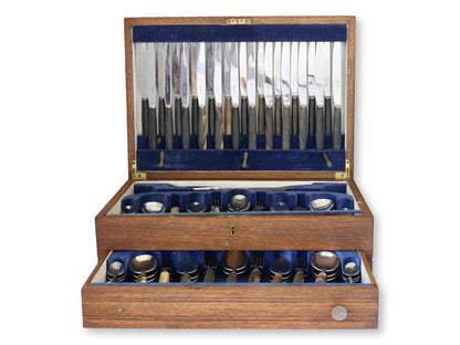 English Polished Natural Horn Cutlery, Service for 12