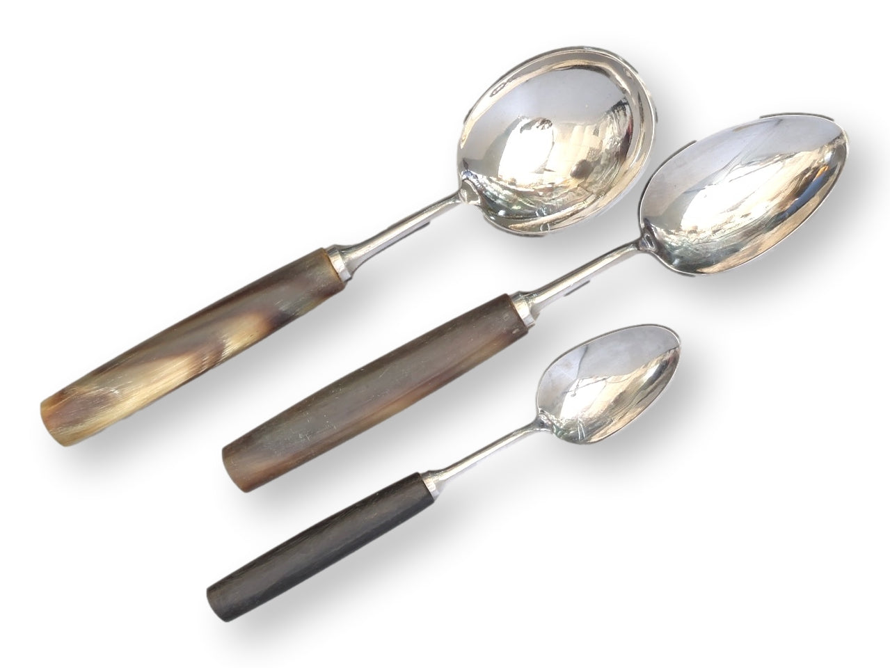 English Polished Natural Horn Cutlery, Service for 12
